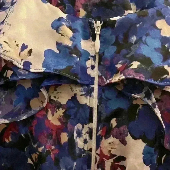 White House Black Market Blouse - Picture 2 of 2